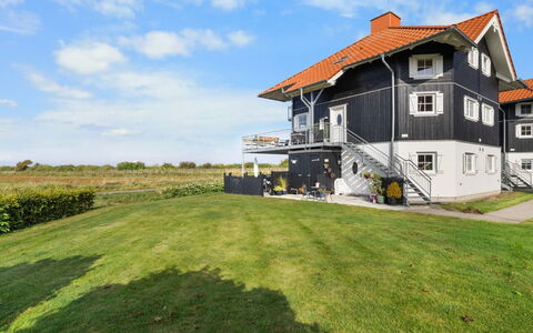 Alitta - 240M from the Sea: Blauw, Verblijf, Huis, Huis, Boerderij, Landgoed, Siding