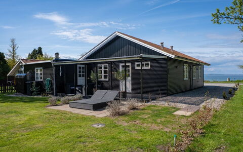 Sada - 30M from the Sea: Meubilair, Interieur Ontwerp, Hout, Plafond, Flooring, Verdieping, Houten Vloer, Keuken En Eettafel, Tafel, Lichte Inrichting