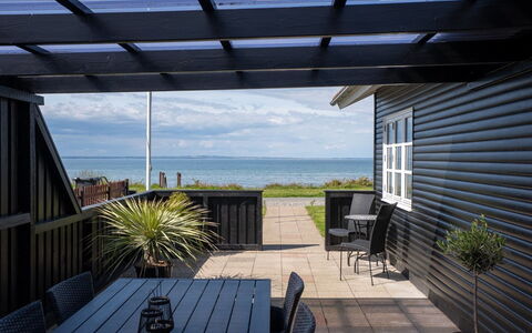 Sada - 30M from the Sea: Meubilair, Interieur Ontwerp, Hout, Plafond, Flooring, Verdieping, Houten Vloer, Keuken En Eettafel, Tafel, Lichte Inrichting