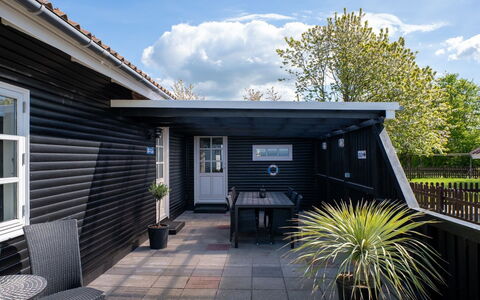 Sada - 30M from the Sea: Meubilair, Interieur Ontwerp, Hout, Plafond, Flooring, Verdieping, Houten Vloer, Keuken En Eettafel, Tafel, Lichte Inrichting