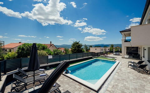Villa Budimir: Zwembad, Toevlucht, Schaduw, Buitenmeubels, Eco Hotel, Hotel, Villa, Badplaats, Binnenplaats