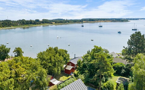 Rajna - 30M from the Sea: Meubilair, Hout, Interieur Ontwerp, Flooring, Verdieping, Stoel, Kamer, Plafond, Woonkamer, Appartement