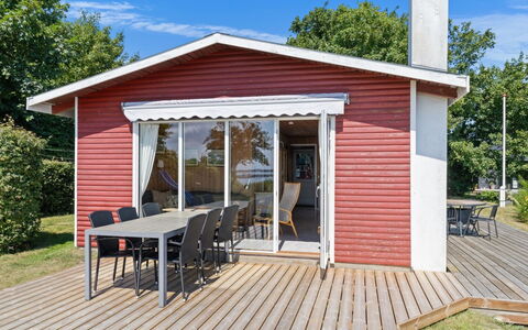 Rajna - 30M from the Sea: Meubilair, Hout, Interieur Ontwerp, Flooring, Verdieping, Stoel, Kamer, Plafond, Woonkamer, Appartement