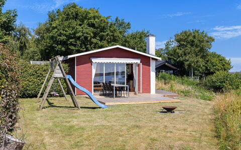 Rajna - 30M from the Sea: Meubilair, Hout, Interieur Ontwerp, Flooring, Verdieping, Stoel, Kamer, Plafond, Woonkamer, Appartement