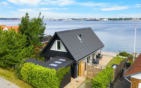 Yngvy - 10M from the Sea