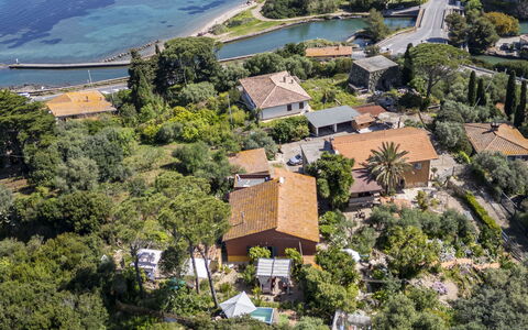 La Torre sul Ponte, Seaview, Garden: Water, Boom, Woongebied, Huis, Landschap, Kust, Kust En Oceanic Landvormen, Huis, Luchtfotografie, Vogelperspectief
