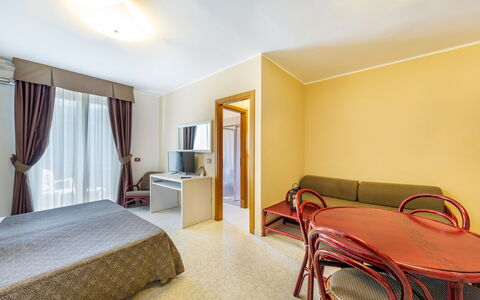 Alghero Residence, Seaside Apartments: Flooring, Verdieping, Interieur Ontwerp, Plafond, Appartement, Kamer, Ontwerp, Gordijn, Hotel