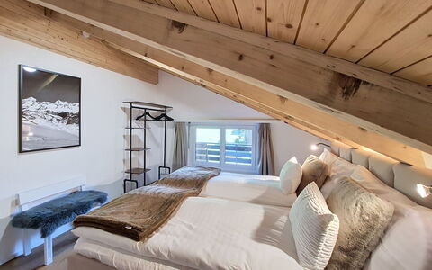 Chez Gredia: Interieur Ontwerp, Meubilair, Plafond, Slaapkamer, Kamer, Verdieping, Bed, Bedding, Laken, Linens