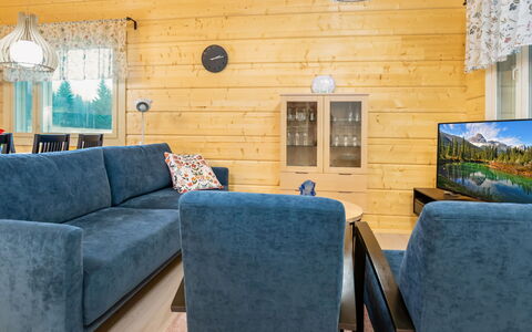 Joutsenranta: Meubilair, Interieur Ontwerp, Bankstel, Hout, Flooring, Woonkamer, Kamer, Verdieping, Huis, Plafond