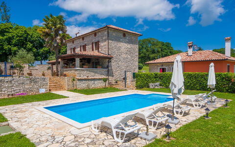 Blašković: Blauw, Zwembad, Toevlucht, Landgoed, Eco Hotel, Villa, Boerderij, Hacienda, Buitenmeubels, Landscaping