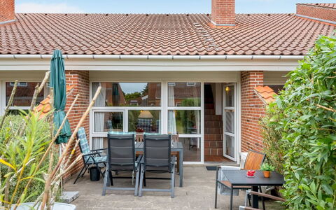 Melle - 500M from the Sea: Dak, Huis, Huis, Verblijf, Deur, Siding, Dek, Veranda, Plank, Hardwood