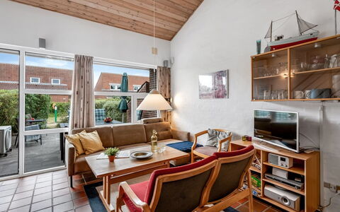 Melle - 500M from the Sea: Dak, Huis, Huis, Verblijf, Deur, Siding, Dek, Veranda, Plank, Hardwood