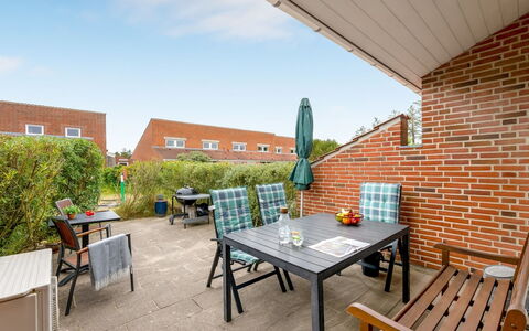 Melle - 500M from the Sea: Dak, Huis, Huis, Verblijf, Deur, Siding, Dek, Veranda, Plank, Hardwood