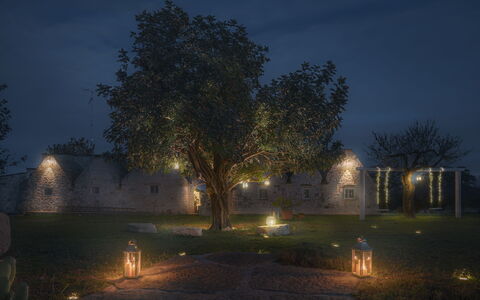 Trulli Experience, Pool, Monopoli: Afdeling, Nacht, Tuin, Takje, Landschap Verlichting, Middernacht, Landscaping, Gazon, Werf, Avond