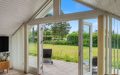 Hielm - 490M from the Sea: Hout, Huis, Plafond, Flooring, Verdieping, Deur, Veranda, Houten Vloer, Stoel, Hardwood