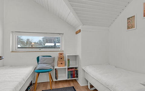 Hielm - 490M from the Sea: Hout, Plafond, Interieur Ontwerp, Verdieping, Flooring, Huis, Kamer, Slaapkamer, Bed, Hardwood