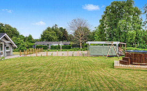 Hielm - 490M from the Sea: Boom, Gras, Tuin, Land Lot, Plain, Gazon, Schaduw, Park, Landscaping, Weide