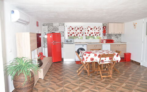 Villa Antony: Meubilair, Flooring, Interieur Ontwerp, Verdieping, Hout, Keuken, Kamer, Major Appliance, Plafond, Verlichting