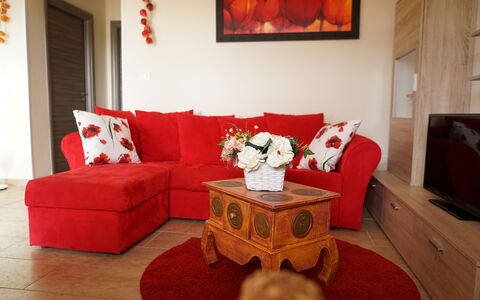 Villa Antony: Meubilair, Interieur Ontwerp, Bankstel, Rood, Flooring, Kamer, Verdieping, Kussen, Woonkamer, Textiel