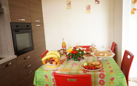 Villa Antony: Meubilair, Tableware, Interieur Ontwerp, Hout, Tafel, Kamer, Keuken En Eettafel, Eetkamer, Flooring, Fruit