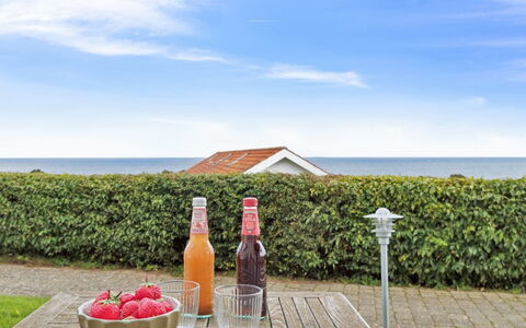 Rafn - 400M from the Sea: Architectuur, Dak, Huis, Samengesteld Materiaal, Daylighting, Siding, Oprit