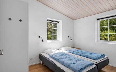 Merit - 3.2Km from the Sea: Hout, Slaapkamer, Huis, Plafond, Verdieping, Bed Frame, Bed, Bedding, Verblijf, Laken
