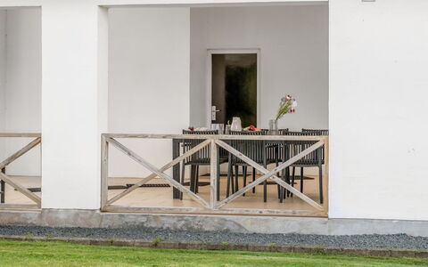 Synne - 350M from the Sea: Hout, Samengesteld Materiaal, Veranda, Beton, Leuning, Hardwood, Hek, Dek, Plank, Home Schermen