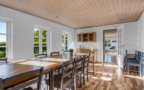 Pauna - 2.5Km from the Sea: Meubilair, Hout, Interieur Ontwerp, Flooring, Verdieping, Stoel, Kamer, Plafond, Woonkamer, Appartement