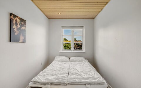 Pauna - 2.5Km from the Sea: Muur, Hout, Verdieping, Slaapkamer, Flooring, Plafond, Bed, Interieur Ontwerp, Bedding, Bed Frame