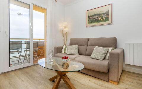 Platja Mar: Architectuur, Schaduw, Outdoor Structuur, Stoel, Tuin, Pergola, Bloempot, Luifel, Landscaping, Buitenmeubels