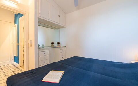Pellicano: Interieur Ontwerp, Flooring, Verdieping, Muur, Meubilair, Plafond, Hout, Slaapkamer, Bed, Kamer