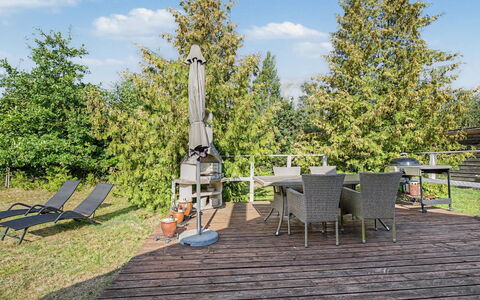 Lycka - 700M from the Sea: Hout, Huis, Veranda, Dek, Hardwood, Dak, Beits, Houten Vloer, Eco Hotel