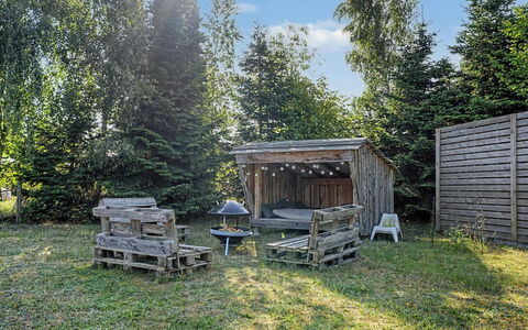 Lycka - 700M from the Sea: Hout, Huis, Veranda, Dek, Hardwood, Dak, Beits, Houten Vloer, Eco Hotel
