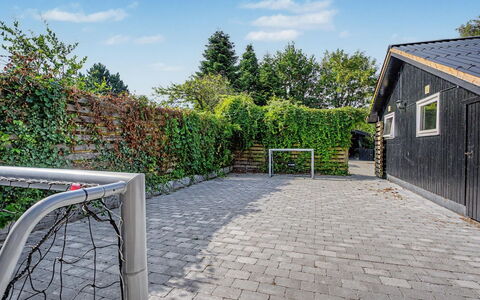 Blandina - 500M from the Sea: Meubilair, Hout, Interieur Ontwerp, Flooring, Verdieping, Stoel, Kamer, Plafond, Woonkamer, Appartement