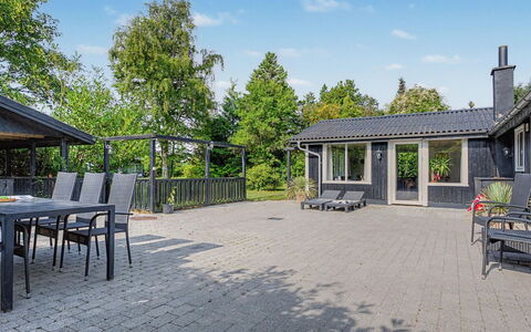 Blandina - 500M from the Sea: Meubilair, Hout, Interieur Ontwerp, Flooring, Verdieping, Stoel, Kamer, Plafond, Woonkamer, Appartement