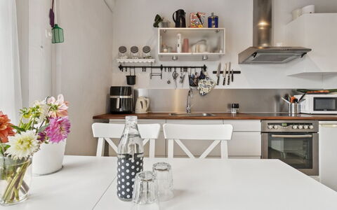 Ruse - 6Km from the Sea: Meubilair, Keuken, Toestel Van De Keuken, Interieur Ontwerp, Countertop, Flooring, Major Appliance, Cabinetry, Hout, Lichte Inrichting