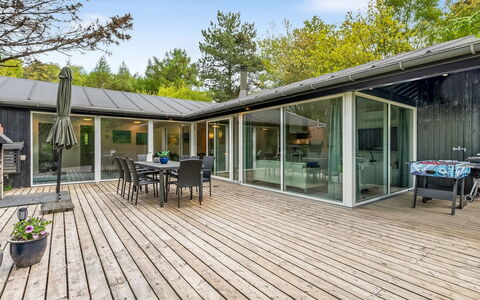 Simjanka - 800M from the Sea: Hout, Huis, Veranda, Dek, Hardwood, Dak, Beits, Houten Vloer, Eco Hotel
