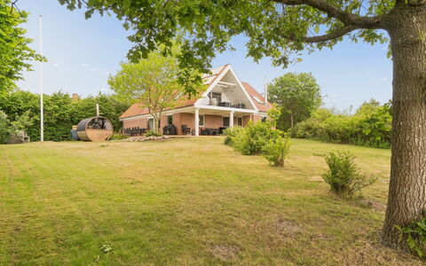 Cyrill - 2Km from the Sea: Huis, Huis, Landelijk Gebied, Verblijf, Gazon, Landgoed, Boerderij, Tuin, Schaduw, Landscaping