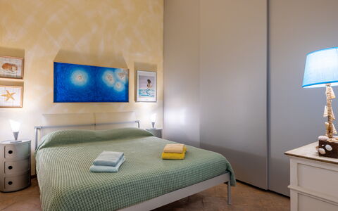 Stella Marina Apartment with Pool, Porto Santo Ste: Meubilair, Bed, Interieur Ontwerp, Slaapkamer, Verdieping, Muur, Flooring, Laken, Bedding, Kamer