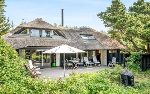 Lene - 2Km from the Sea: Huis, Dak, Huis, Verblijf, Schuur, Garden Gebouwen, Siding, Werf, Blokhut, Hut