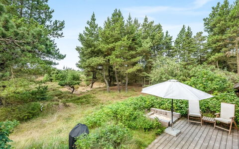 Lene - 2Km from the Sea: Huis, Dak, Huis, Verblijf, Schuur, Garden Gebouwen, Siding, Werf, Blokhut, Hut