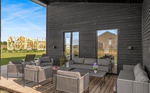 Marten - 500M from the Sea: Hout, Huis, Samengesteld Materiaal, Dek, Hardwood, Plank, Siding, Stoel, Veranda, Patio