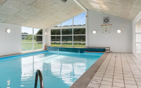 Annvy - 875M from the Sea: Meubilair, Hout, Interieur Ontwerp, Flooring, Verdieping, Stoel, Kamer, Plafond, Woonkamer, Appartement