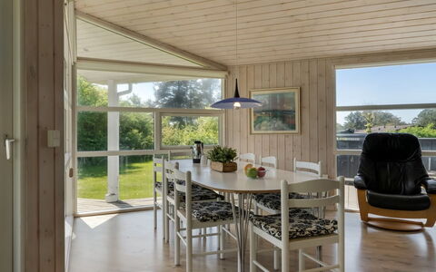 Annvy - 875M from the Sea: Meubilair, Hout, Interieur Ontwerp, Flooring, Verdieping, Stoel, Kamer, Plafond, Woonkamer, Appartement