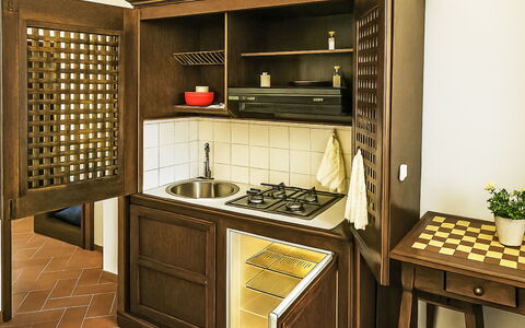 Casa Laura: Hout, Meubilair, Flooring, Interieur Ontwerp, Cabinetry, Verdieping, Keuken, Kamer, Beits, Toestel Van De Keuken
