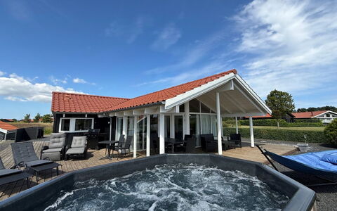 Østmar - 1.3Km from the Sea: Zwembad, Vrije Tijd, Toevlucht, Buitenmeubels, Schaduw, Eco Hotel, Vakantie, Villa, Outdoor Structuur, Hotel