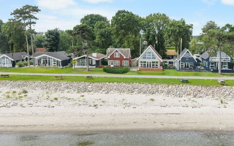 Sila - 25M from the Sea: Blauw, Verblijf, Huis, Huis, Boerderij, Landgoed, Siding