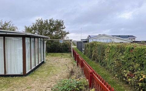 Ginger - 50M from the Sea: Dak, Huis, Huis, Verblijf, Deur, Siding, Dek, Veranda, Plank, Hardwood