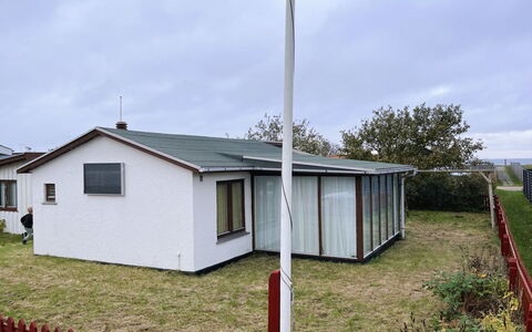 Ginger - 50M from the Sea: Dak, Huis, Huis, Verblijf, Deur, Siding, Dek, Veranda, Plank, Hardwood