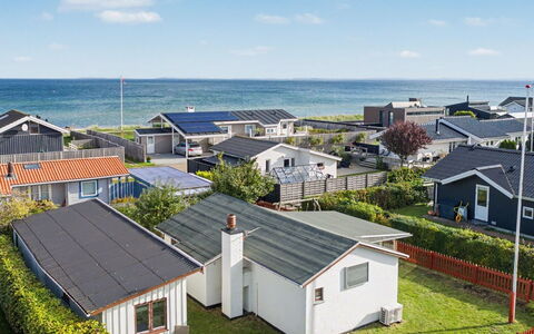 Ginger - 50M from the Sea: Verblijf, Land Lot, Blokhut, Kust, Reservoir, Schuur, Garden Gebouwen, Geluid, Bos